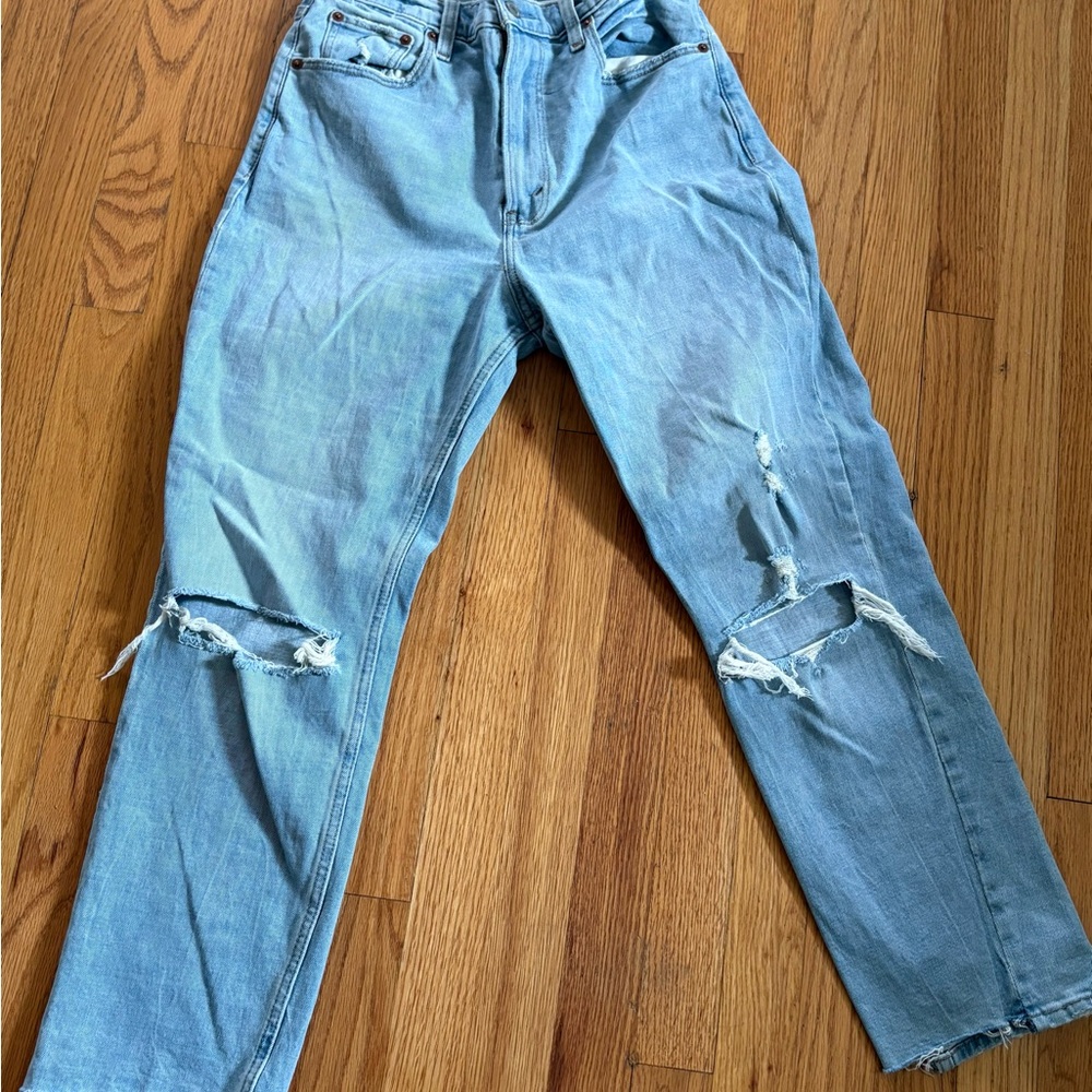 Abercrombie & Fitch Distressed Ankle Straight Ultra High Rise Size 27/4